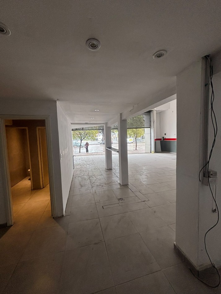 ALQUILER LOCAL - GALPON COMERCIAL 400 MT2 