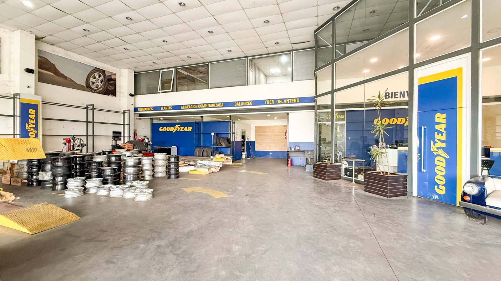 Local en alquiler 400mt2 mas oficinas av. champagnat