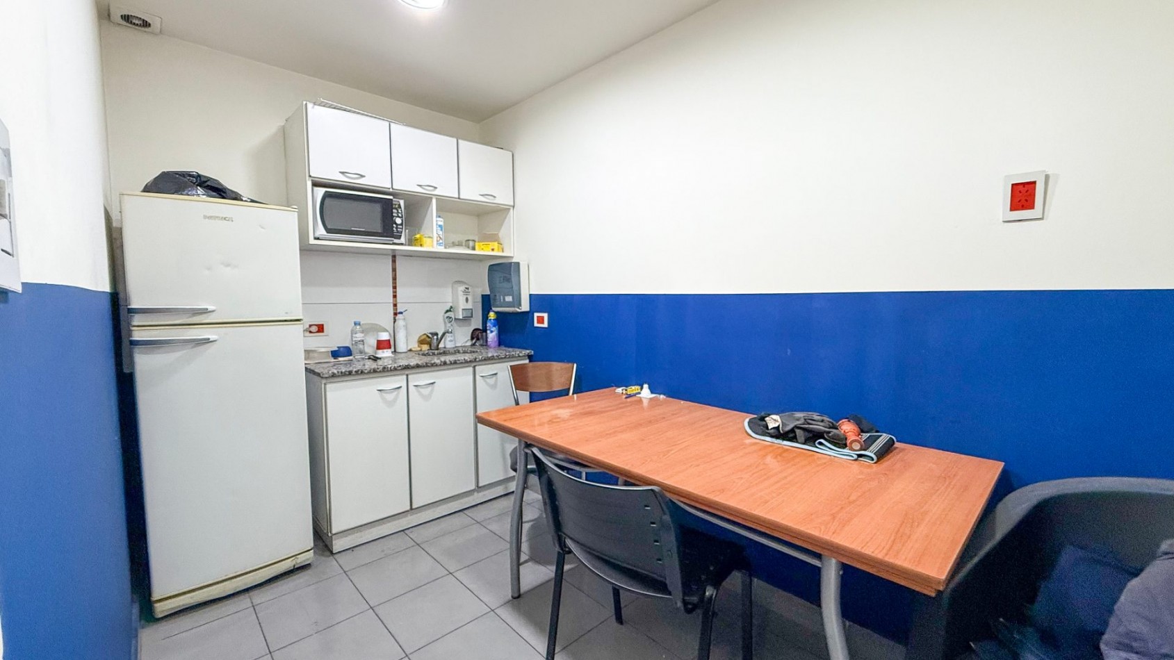 Local en alquiler 400mt2 mas oficinas av. champagnat