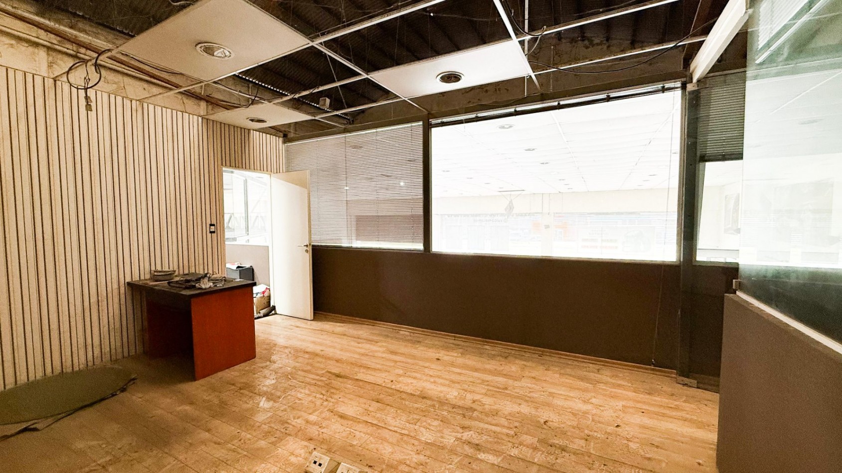 Local en alquiler 400mt2 mas oficinas av. champagnat