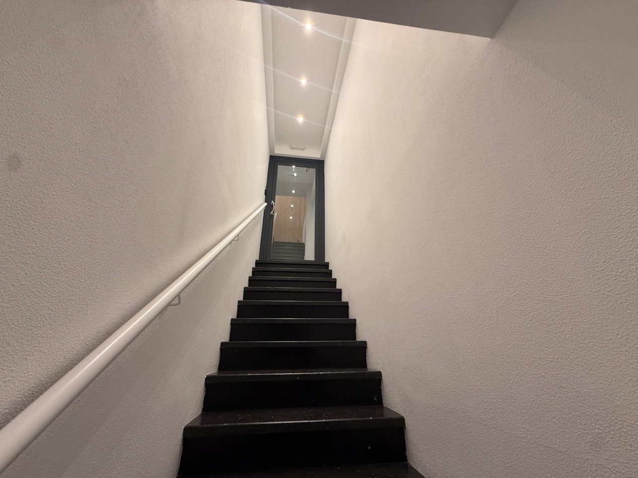 VENTA EN BLOCK GALPON + 5 OFICINAS SOBRE AV. JUAN B JUSTO 