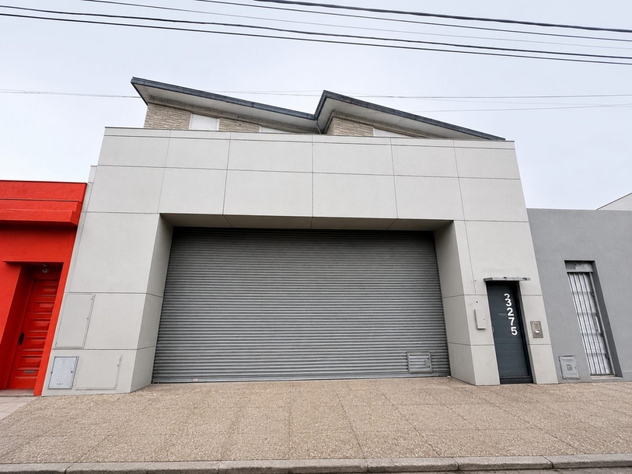 VENTA EN BLOCK GALPON + 5 OFICINAS SOBRE AV. JUAN B JUSTO 