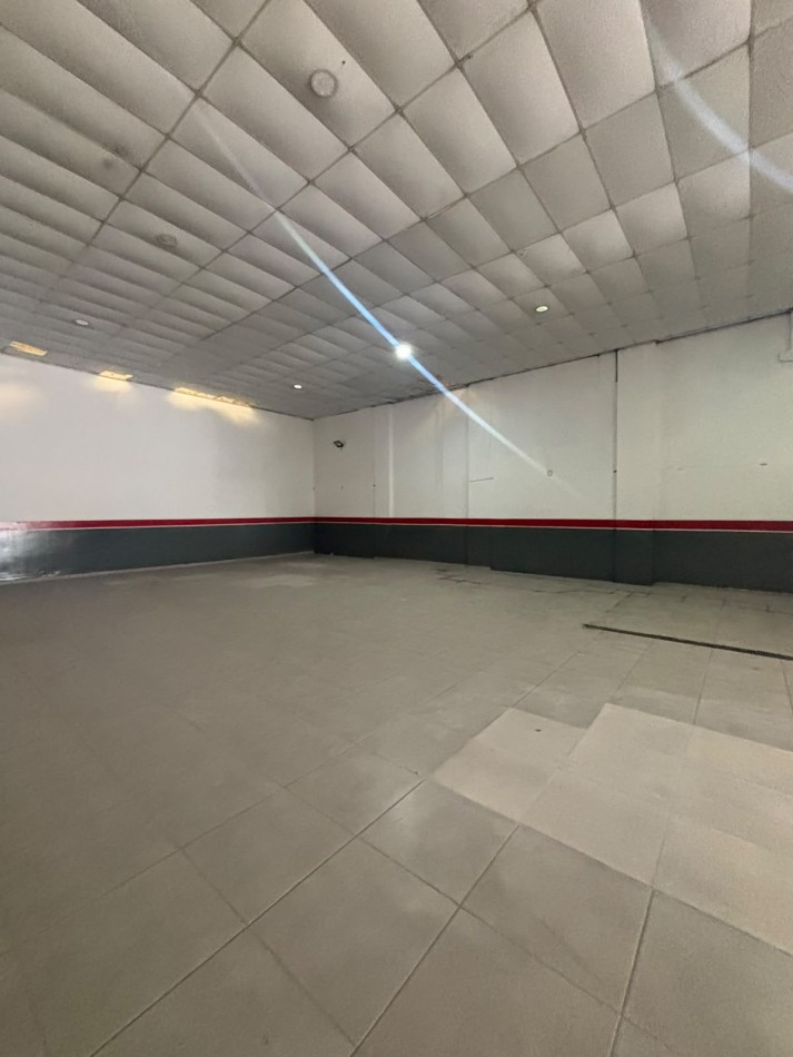 VENTA EN BLOCK GALPON + 5 OFICINAS SOBRE AV. JUAN B JUSTO 