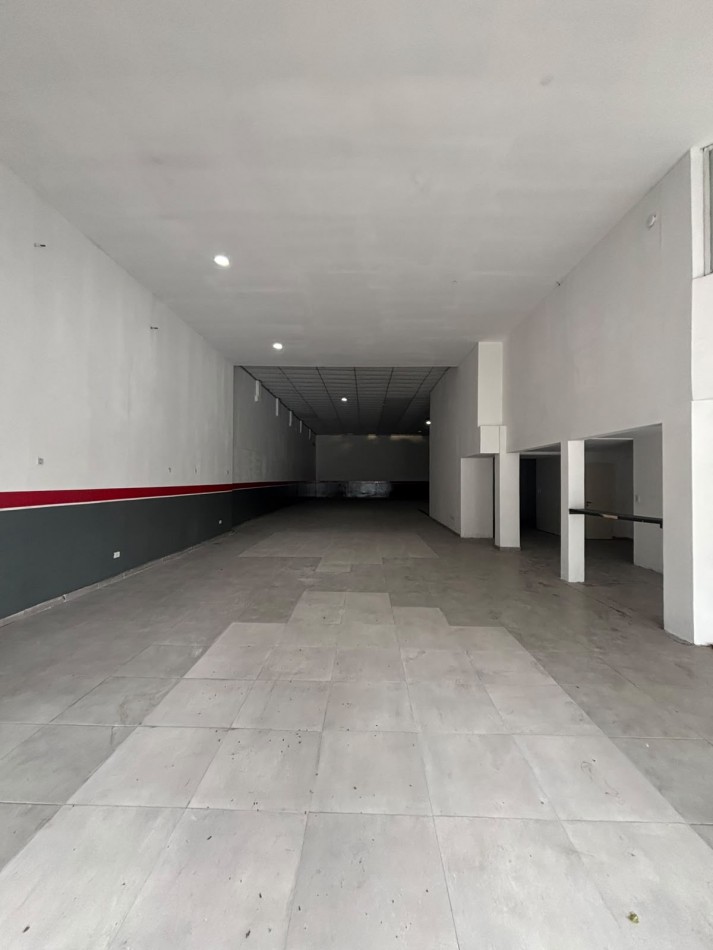 VENTA EN BLOCK GALPON + 5 OFICINAS SOBRE AV. JUAN B JUSTO 