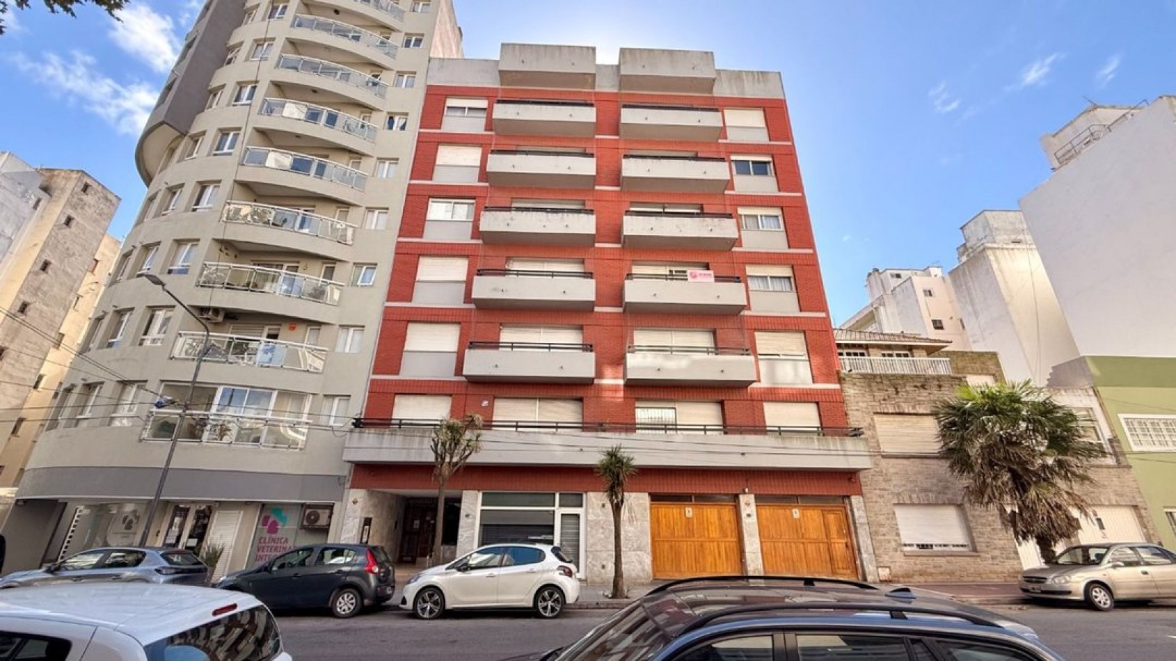 DEPARTAMENTO 7 AMBIENTES 7 unificado 2 COCHERAS LA PERLA