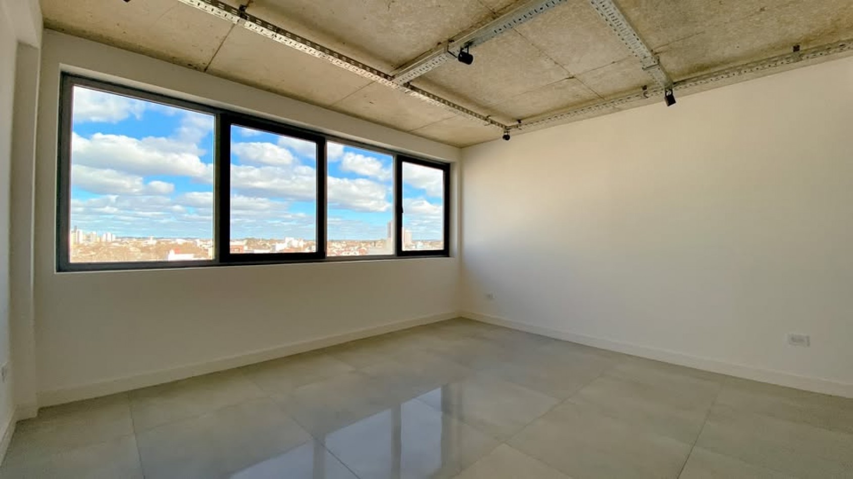 OFICINA EN VENTA CON RENTA 