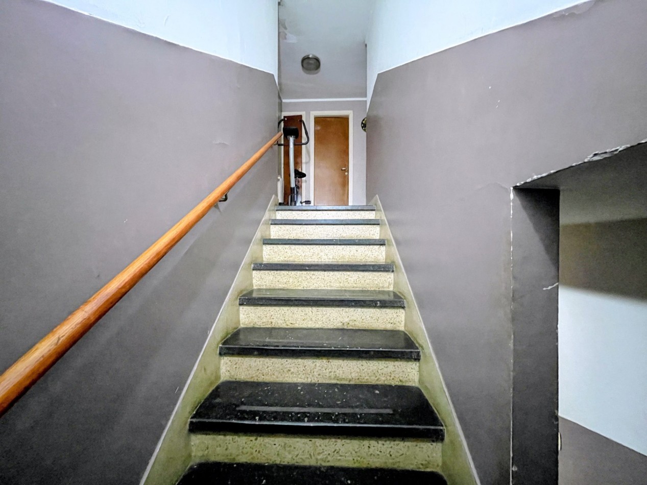 VENTA CASA 6 AMBIENTES CON QUINCHO Y COCHERA ZONA TERMINAL
