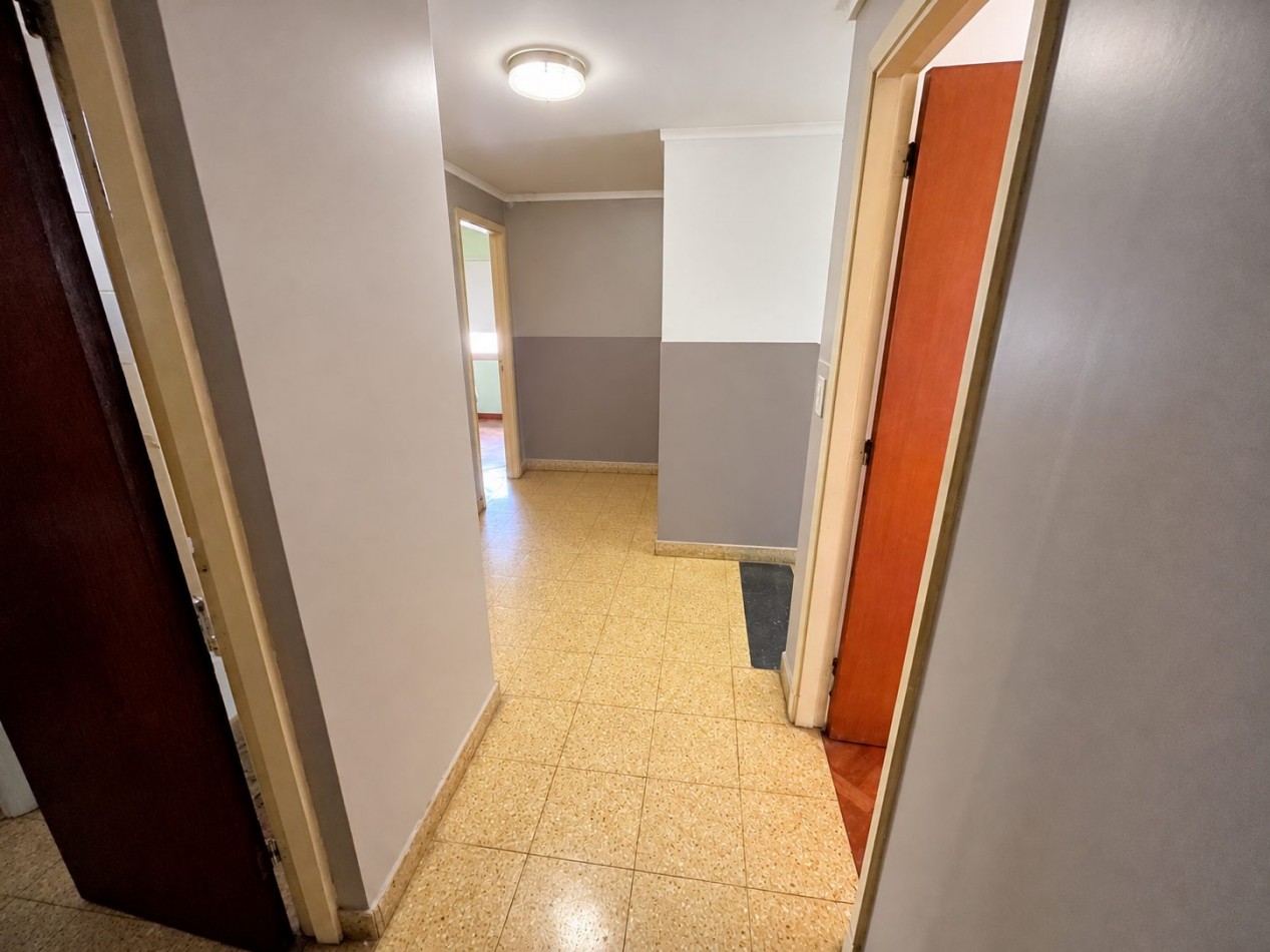 VENTA CASA 6 AMBIENTES CON QUINCHO Y COCHERA ZONA TERMINAL