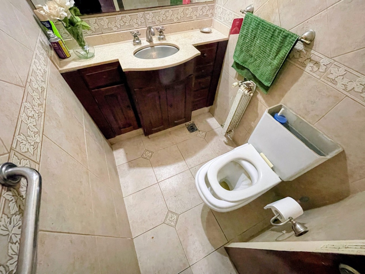 VENTA CASA 6 AMBIENTES CON QUINCHO Y COCHERA ZONA TERMINAL