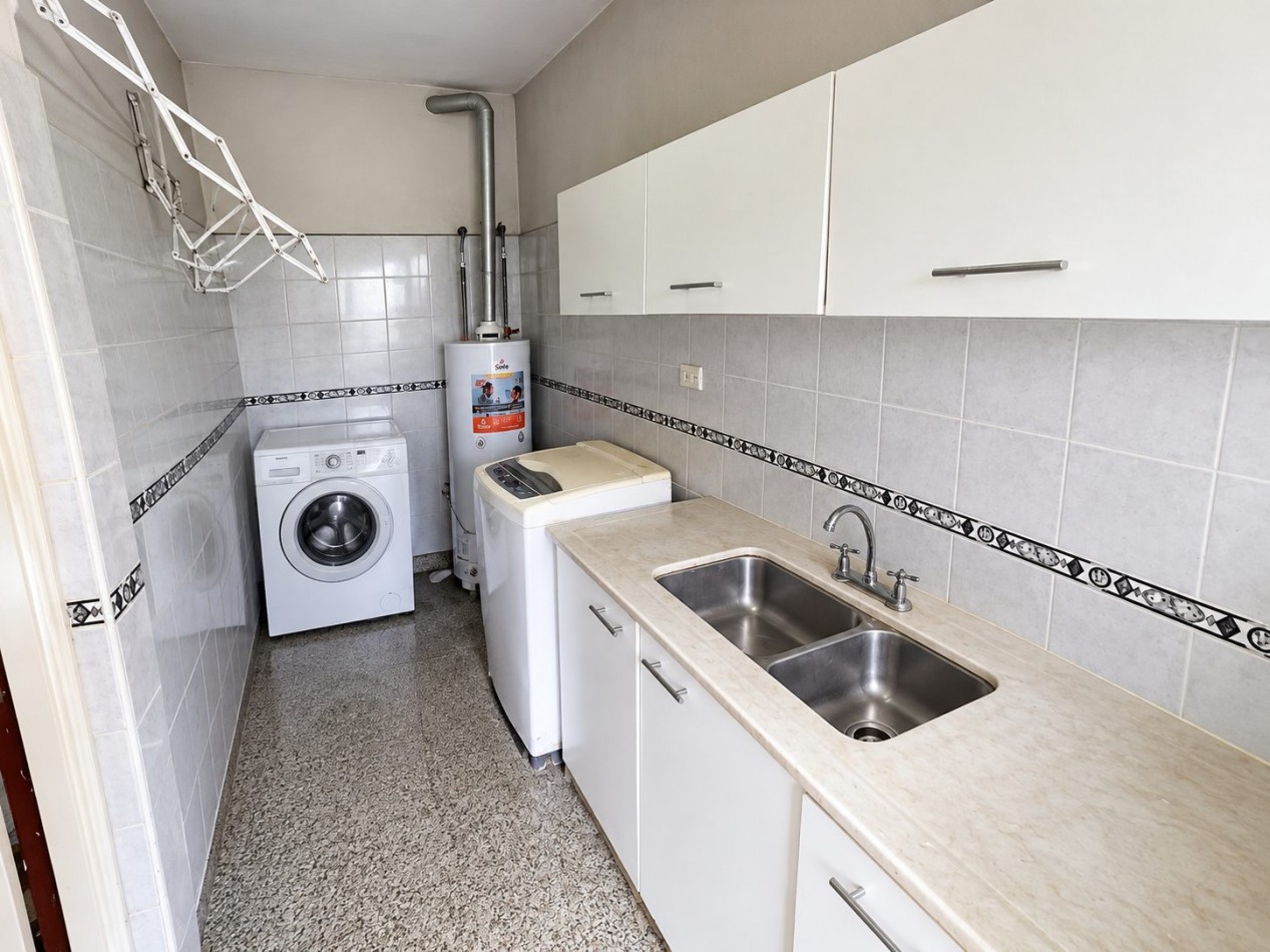 VENTA CASA 6 AMBIENTES CON QUINCHO Y COCHERA ZONA TERMINAL