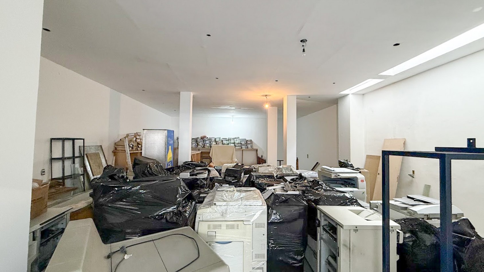 VENTA LOCAL COMERCIAL 330MT2 SAN JUAN