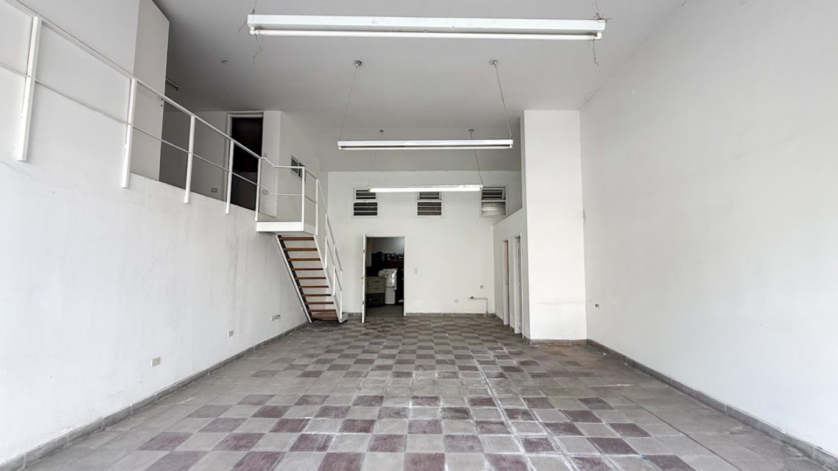 VENTA LOCAL COMERCIAL 330MT2 SAN JUAN