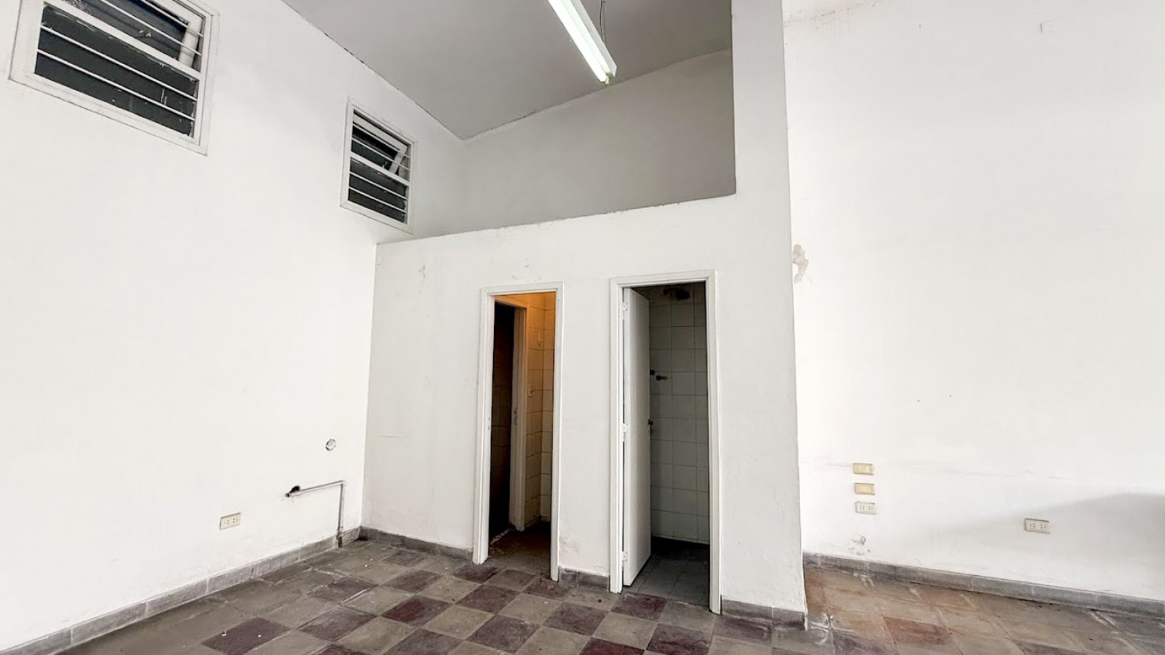 VENTA LOCAL COMERCIAL 330MT2 SAN JUAN