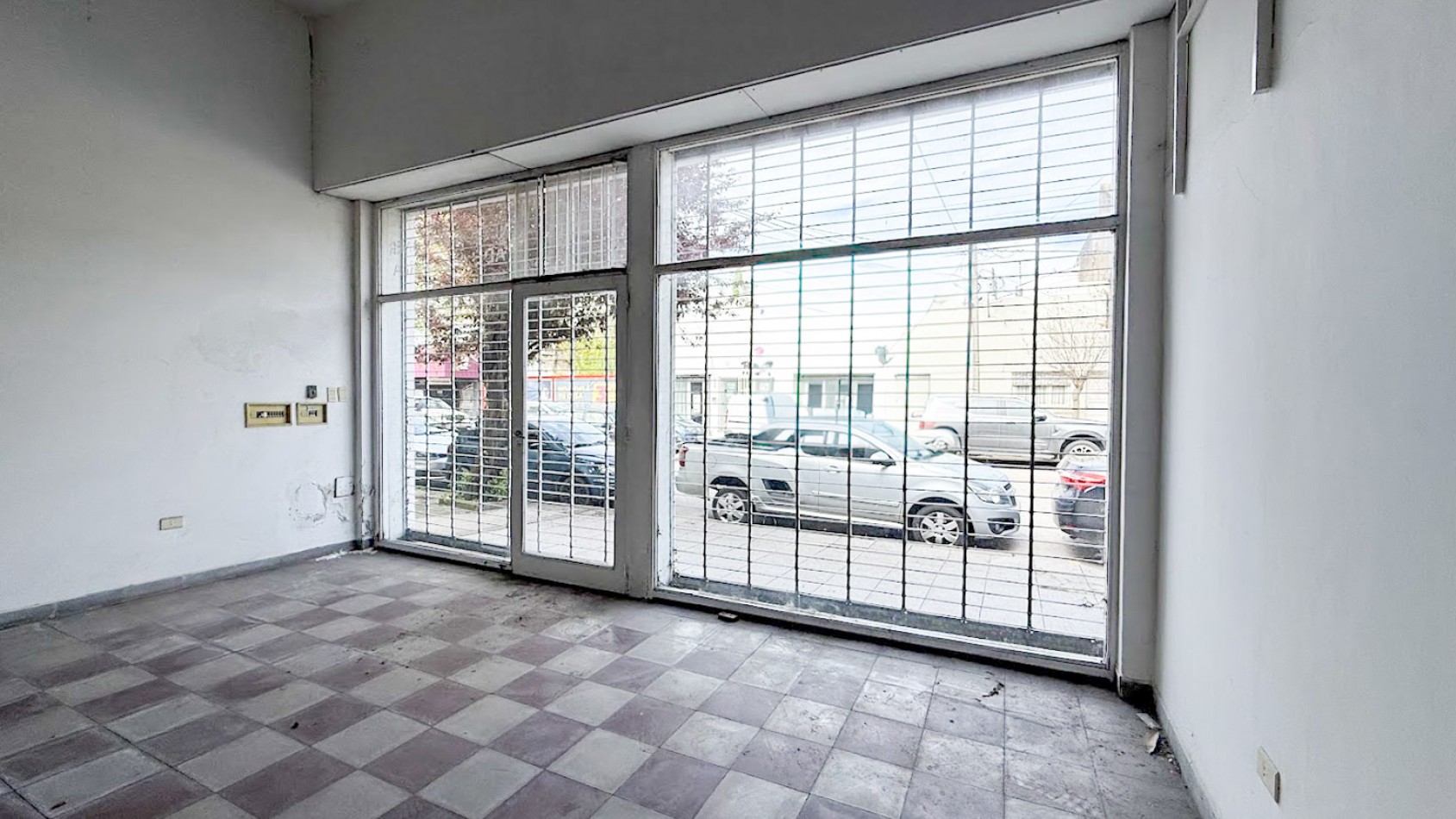 VENTA LOCAL COMERCIAL 330MT2 SAN JUAN