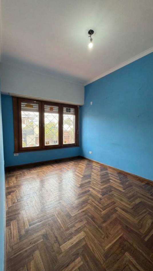 VENTA CASA 5 AMBIENTES CON GARAGE - QUINCHO - PARQUE - CHAUVIN 
