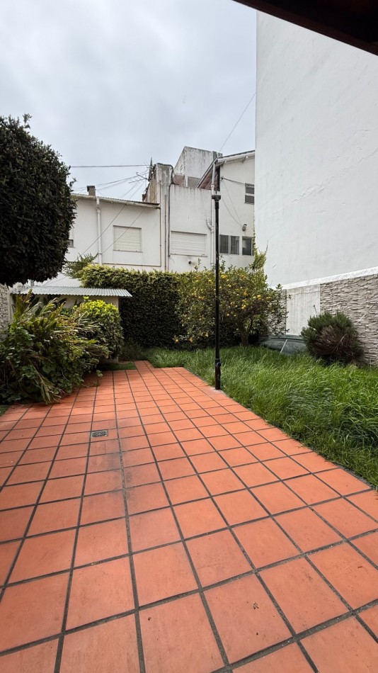 VENTA CASA 5 AMBIENTES CON GARAGE - QUINCHO - PARQUE - CHAUVIN 