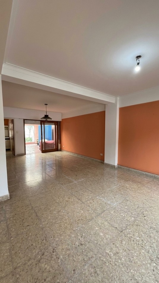 VENTA CASA 5 AMBIENTES CON GARAGE - QUINCHO - PARQUE - CHAUVIN 