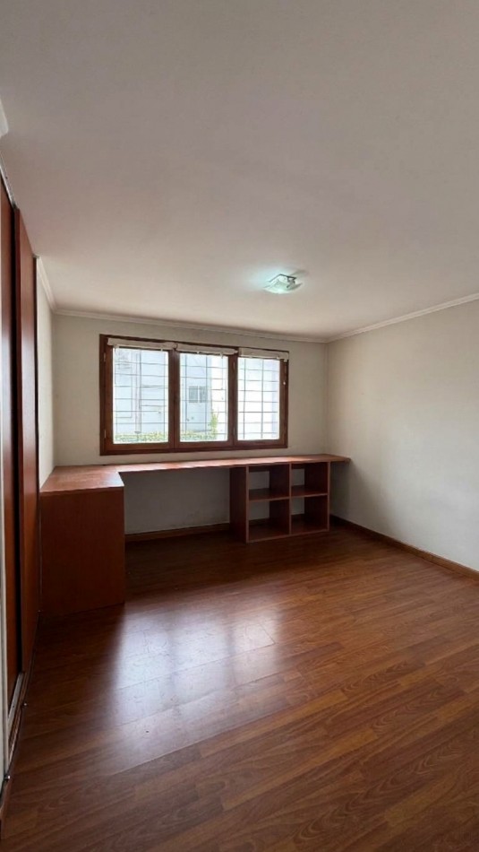 VENTA CASA 5 AMBIENTES CON GARAGE - QUINCHO - PARQUE - CHAUVIN 