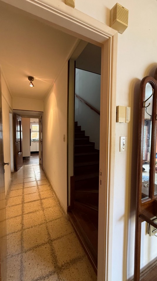VENTA CASA 5 AMBIENTES CON GARAGE - QUINCHO - PARQUE - CHAUVIN 