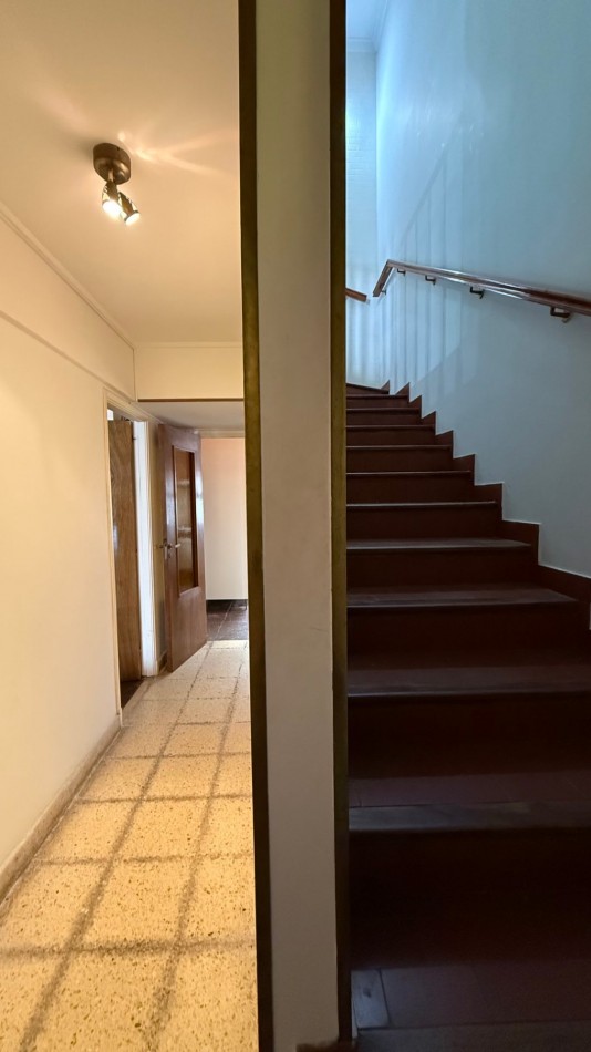VENTA CASA 5 AMBIENTES CON GARAGE - QUINCHO - PARQUE - CHAUVIN 