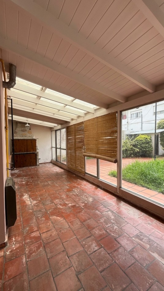 VENTA CASA 5 AMBIENTES CON GARAGE - QUINCHO - PARQUE - CHAUVIN 