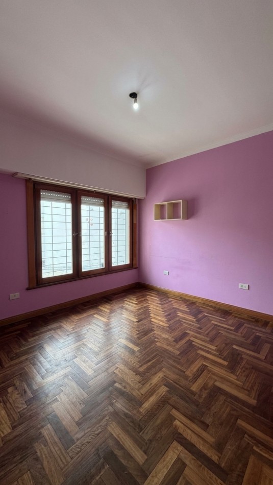 VENTA CASA 5 AMBIENTES CON GARAGE - QUINCHO - PARQUE - CHAUVIN 