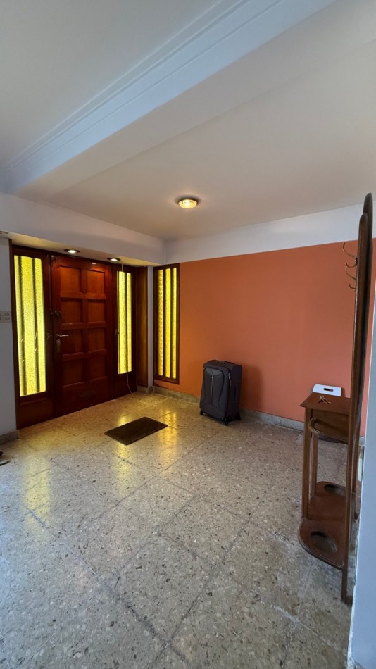 VENTA CASA 5 AMBIENTES CON GARAGE - QUINCHO - PARQUE - CHAUVIN 