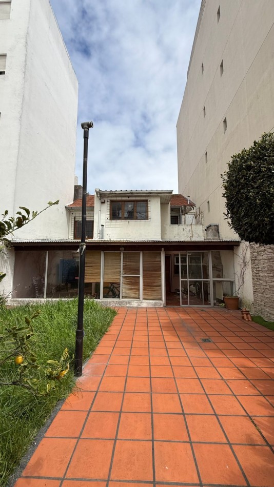 VENTA CASA 5 AMBIENTES CON GARAGE - QUINCHO - PARQUE - CHAUVIN 