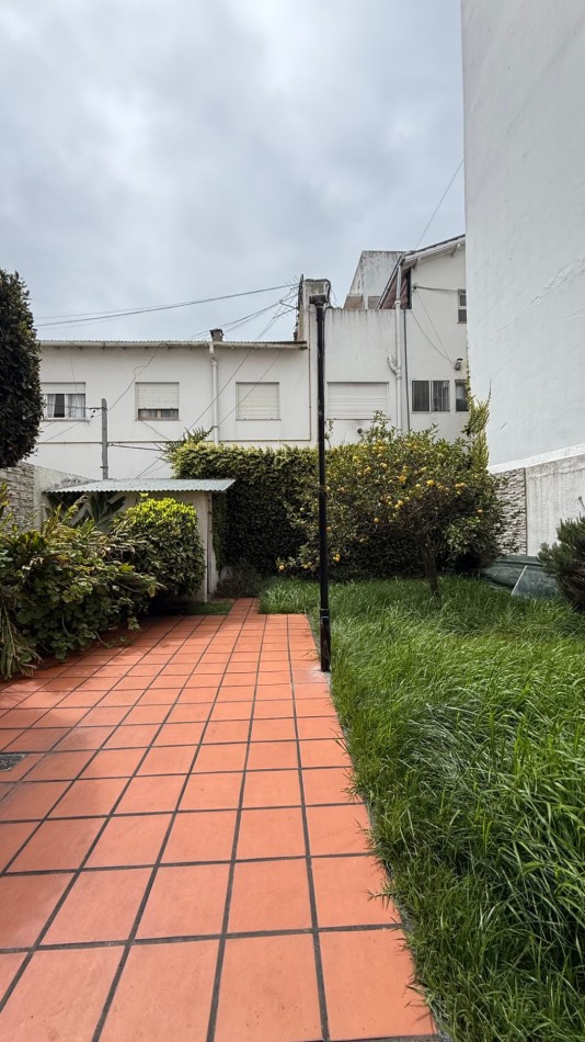 VENTA CASA 5 AMBIENTES CON GARAGE - QUINCHO - PARQUE - CHAUVIN 