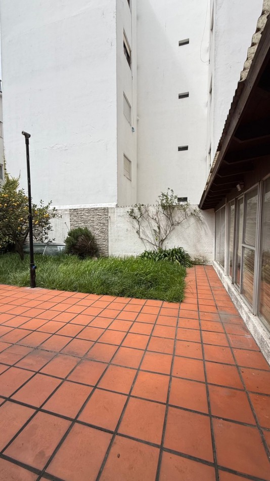 VENTA CASA 5 AMBIENTES CON GARAGE - QUINCHO - PARQUE - CHAUVIN 
