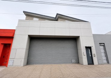 VENTA EN BLOCK GALPON + 5 OFICINAS SOBRE AV. JUAN B JUSTO 